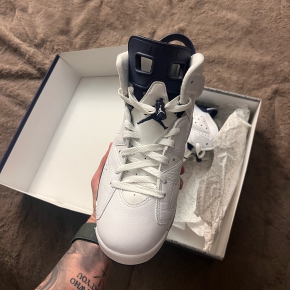 Air Jordan 6s - Picture 3 of 4